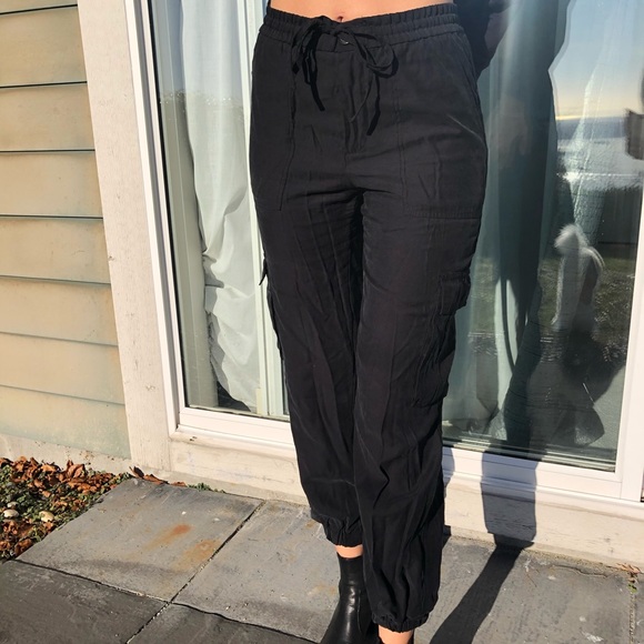 Zara Cargo Pants in Black - Picture 2 of 4